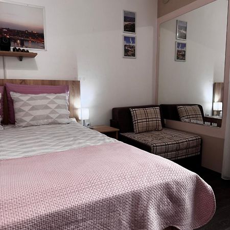 Post Apartmani A-1 Нови-Сад Экстерьер фото